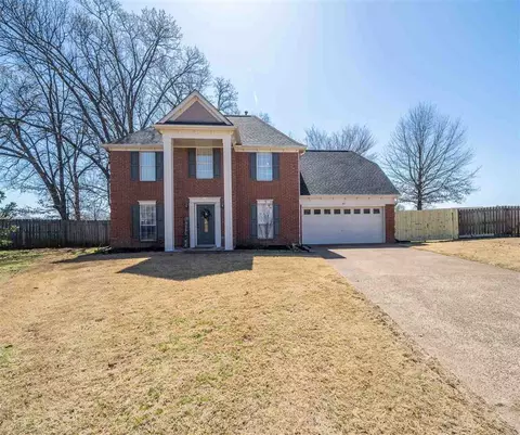 40 Oak Court Cv, Oakland, TN 38060