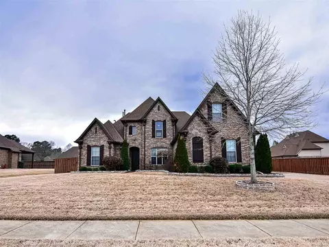 1349 Mountain Side Dr, Collierville, TN 38017 photo 1