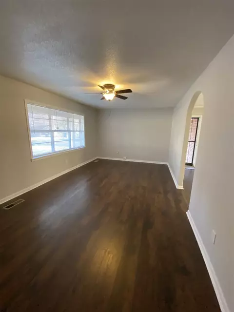 1119 Crestview Dr, Covington, TN 38019 photo 2