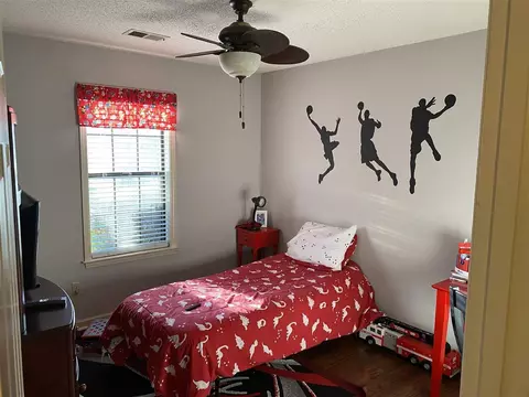 5462 Stephen Forest Rd, Memphis, TN 38141 photo 9