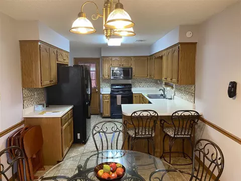 5462 Stephen Forest Rd, Memphis, TN 38141 photo 3