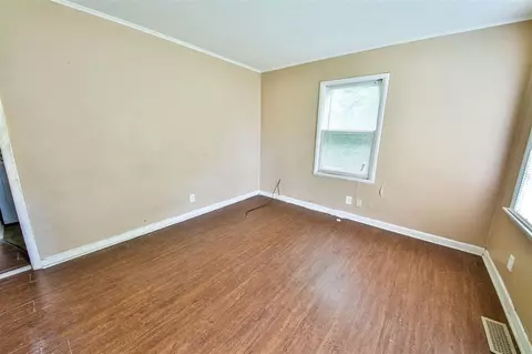 215 Lincoln St, Jackson, TN 38301 photo 3