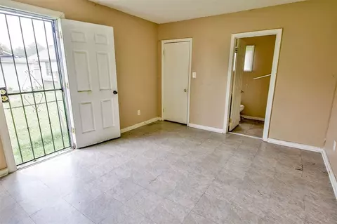 215 Lincoln St, Jackson, TN 38301 photo 2
