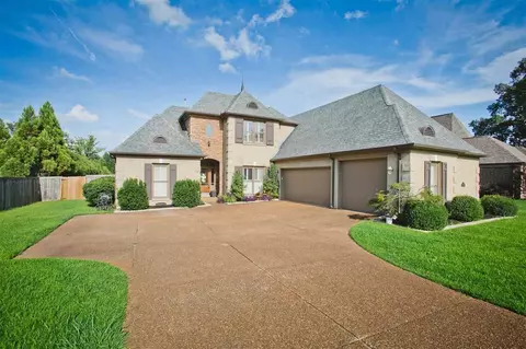 826 Deep Woods Dr, Collierville, TN 38017 photo 1