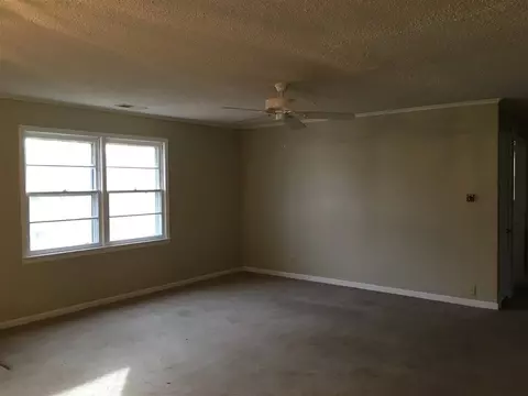 370 E Walnut St, Dyer, TN 38330 photo 4