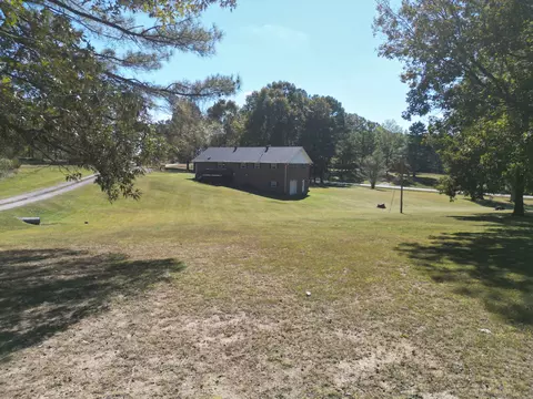 2055 Chisholm Rd, Iron City, TN 38463