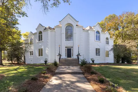 135 Nathanaels Crossing Dr, Columbia, TN 38401