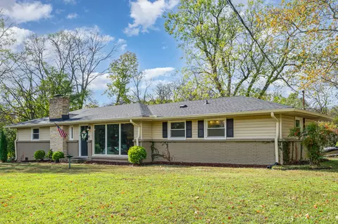 121 Riviera Dr, Hendersonville, TN 37075