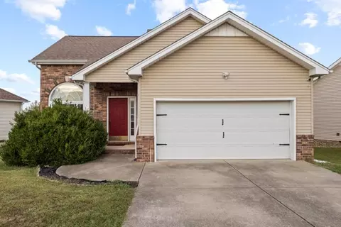 500 Berry Cir, Springfield, TN 37172
