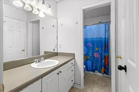 Bath - 500 Berry Cir, Springfield, TN 37172 photo 2 of 2