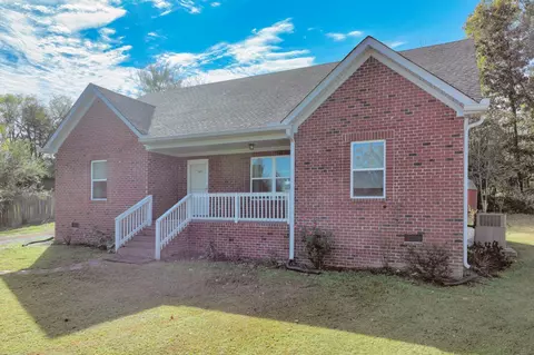 103 Jollie Ln, Westmoreland, TN 37186