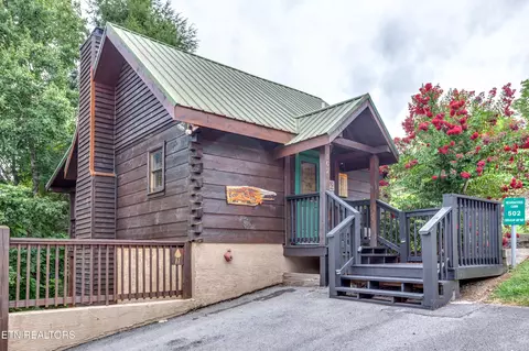 502 Chickasaw Gap Way, Pigeon Forge, TN 37863