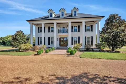 1860 Old Natchez Trce, Franklin, TN 37069