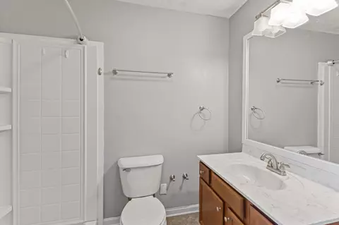 Bath - 109 Brook Dr, Dickson, TN 37055 photo 1 of 2