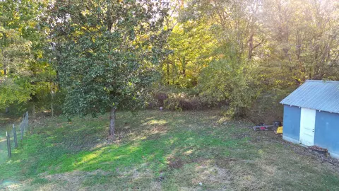 Exterior - 109 Brook Dr, Dickson, TN 37055 photo 4 of 4
