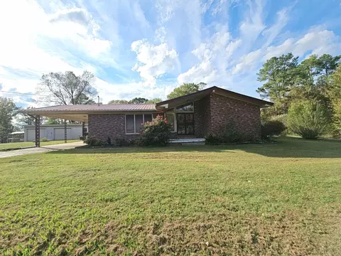 2122 Old Decaturville Rd, Parsons, TN 38363