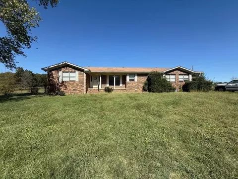 779 Oakdale Rd, Westmoreland, TN 37186