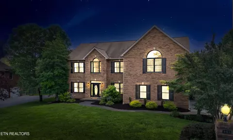 8663 Lake Village Cir, Knoxville, TN 37938