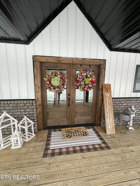 136 Falling Leaf Rd, Jamestown, TN 38556