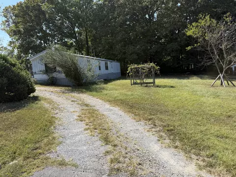 935 Calvert Dr, Clarksville, TN 37042