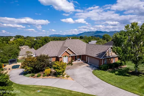 3830 Crescent Ridge Ct, Maryville, TN 37804