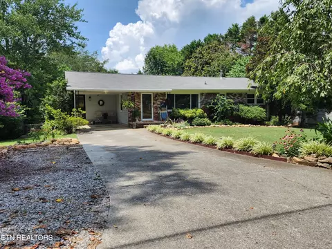 331 Dewitt Dr, Lenoir City, TN 37772