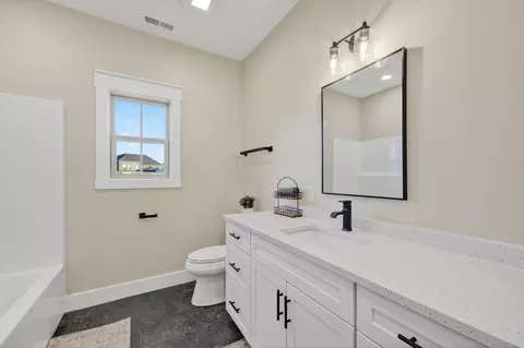 Bath - 3966 Baggett Rd, Springfield, TN 37172 photo 6 of 6