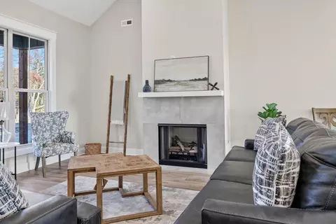 Living - 3966 Baggett Rd, Springfield, TN 37172 photo 1 of 2