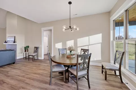 Dining - 3966 Baggett Rd, Springfield, TN 37172 photo 2 of 2
