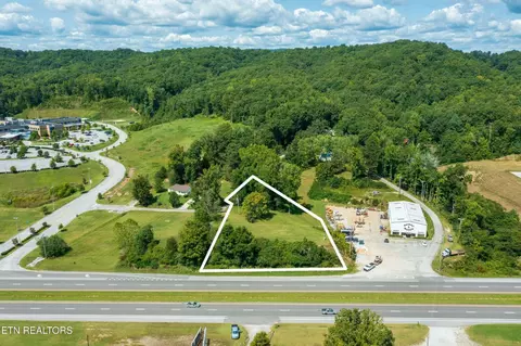 2212 Roane State Hwy, Harriman, TN 37748