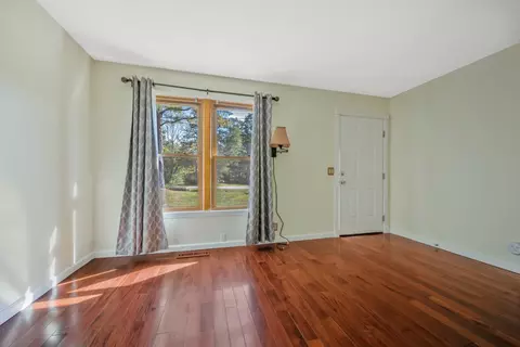 Living - 3904 Cedar St, Centerville, TN 37033 photo 1 of 2