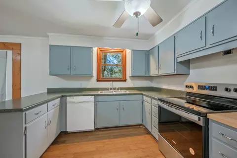 Kitchen - 3904 Cedar St, Centerville, TN 37033 photo 2 of 2
