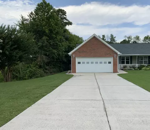 105 Flagstone Dr, Rossville, GA 30741
