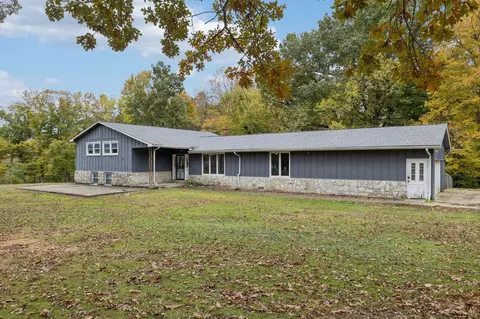 1070 Steel Springs Rd, Clarksville, TN 37040