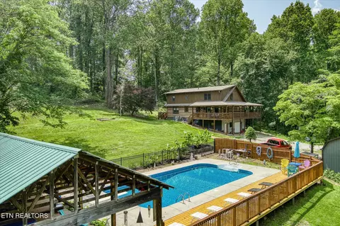 910 Hassler Mill Rd, Harriman, TN 37748