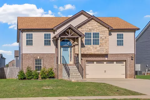 1049 Whitney Dr, Clarksville, TN 37042