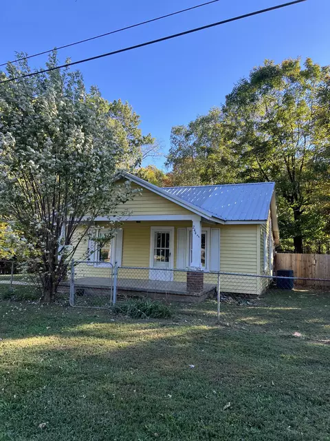 2447 Scotty Parker Rd, Portland, TN 37148