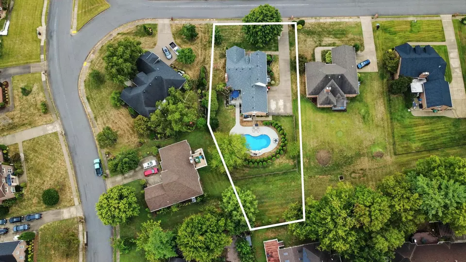 View/Area - 2589 Stone Briar Dr, Clarksville, TN 37043 photo 2 of 5