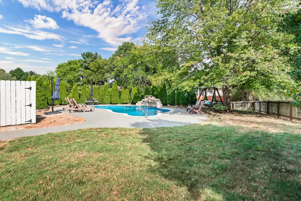 Exterior - 2589 Stone Briar Dr, Clarksville, TN 37043 photo 8 of 11