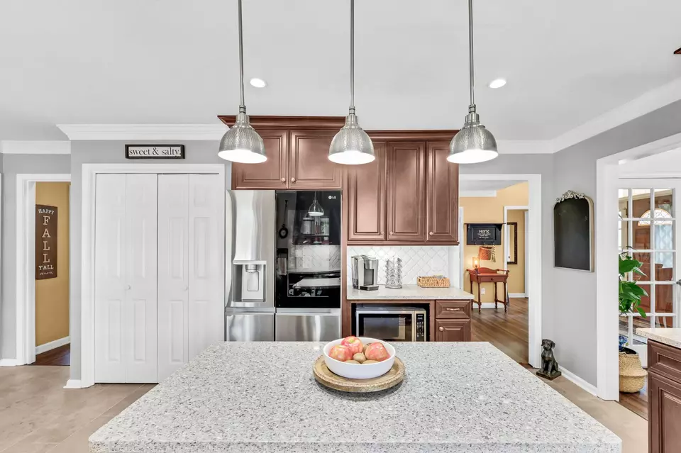 Kitchen - 2589 Stone Briar Dr, Clarksville, TN 37043 photo 6 of 6