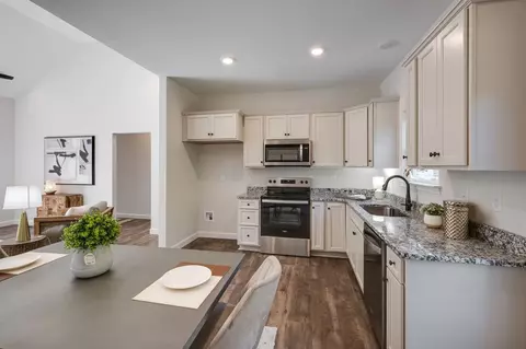 Kitchen - 255 Aulidge Loop, White Bluff, TN 37187 photo 4 of 4
