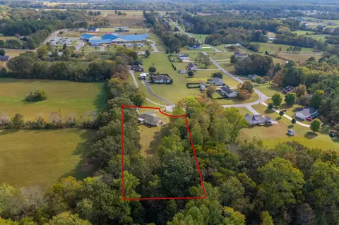 221 Mckenzie Ln, Summertown, TN 38483