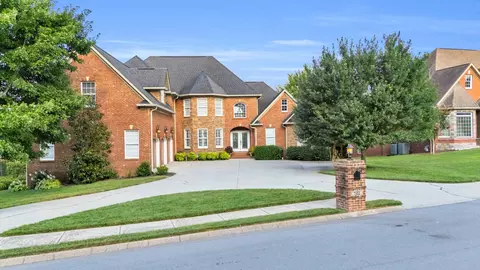 7452 Splendid View Dr, Ooltewah, TN 37363 photo 2
