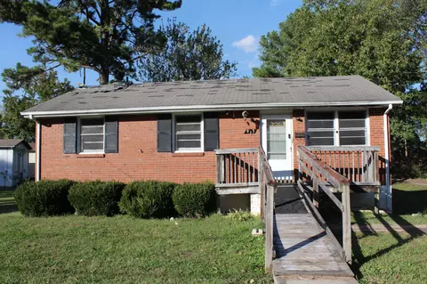 913 Woodland St, Clarksville, TN 37040