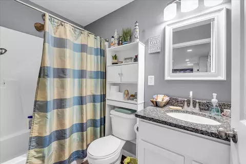 Bath - 307 Pine Ave, Morrison, TN 37357 photo 1 of 2