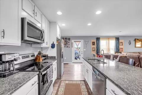 Kitchen - 307 Pine Ave, Morrison, TN 37357 photo 2 of 5