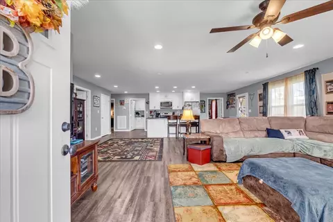Entry Way - 307 Pine Ave, Morrison, TN 37357 photo 1 of 2