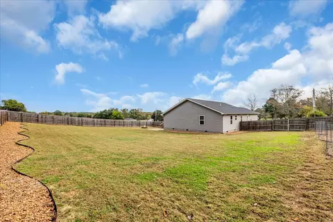 Exterior - 307 Pine Ave, Morrison, TN 37357 photo 10 of 14