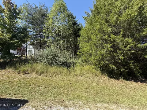 104 Nunyu Tr, Vonore, TN 37885