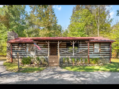 1090 Derryberry Cemetery Rd, Columbia, TN 38401